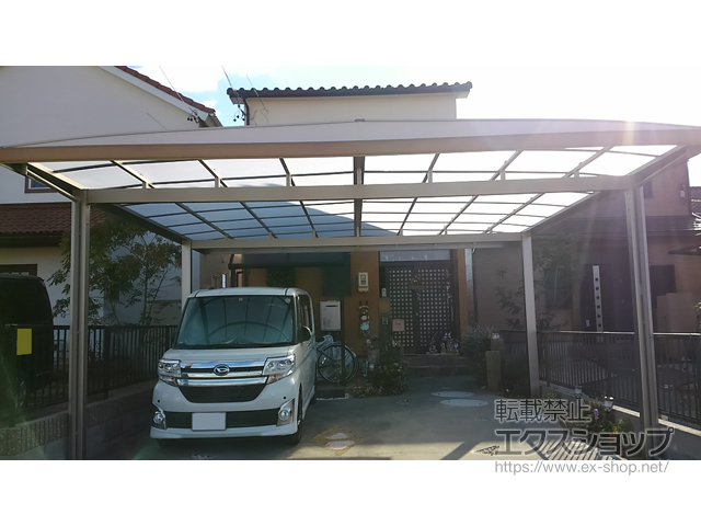 愛知県津島市ののカーポート フーゴAプラス (アーチスタイル) ワイド 木調色 積雪〜20cm対応 施工例