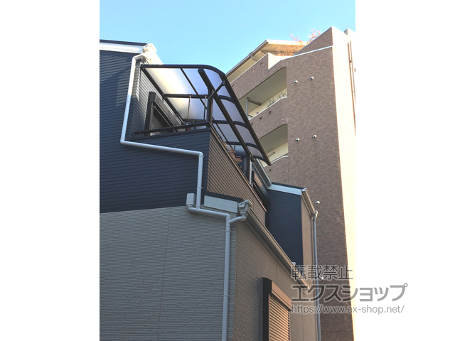 大阪府大阪市ののバルコニー・ベランダ屋根 プレシオステラス R型 屋根タイプ 単体 積雪〜20cm対応 施工例