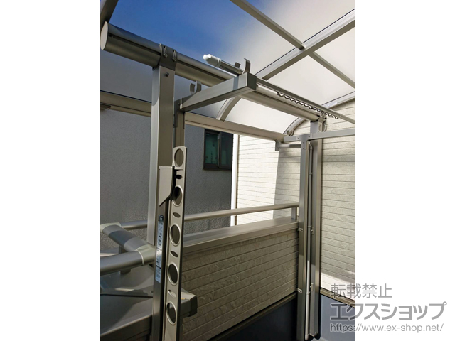 東京都杉並区ののバルコニー・ベランダ屋根 プレシオステラス R型 屋根タイプ 単体 積雪〜20cm対応 施工例