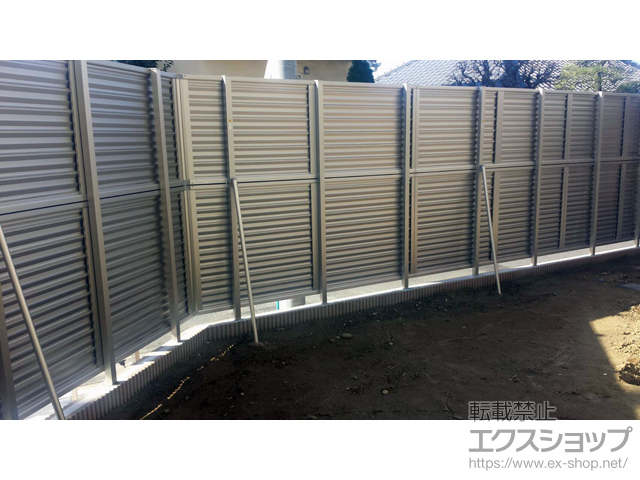 千葉県市川市ののフェンス・柵 ミエーネフェンス 目隠しルーバータイプ 自由柱　※柱別途 施工例