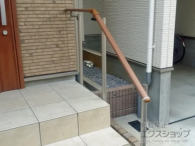 東京都荒川区のYKKAPの屋外手すり・転落防止柵 パルトナーUDフェンス1型(手すり) 笠木のみタイプ 施工例