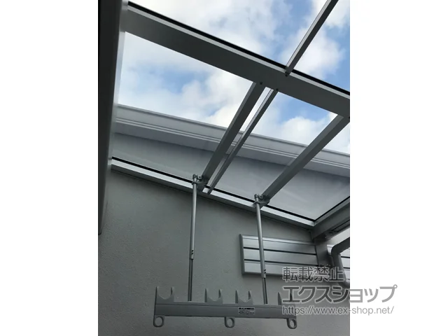 神奈川県横浜市のLIXIL リクシル（トステム）のバルコニー・ベランダ屋根 パワーアルファ F型 ルーフタイプ 単体 積雪～30cm対応 施工例