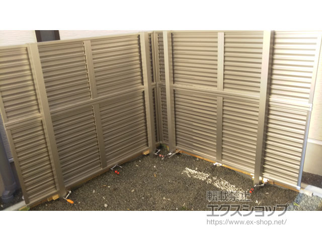 静岡県静岡市ののフェンス・柵 ミエーネフェンス 目隠しルーバータイプ 2段支柱 自立建て用（パネル2段） 施工例