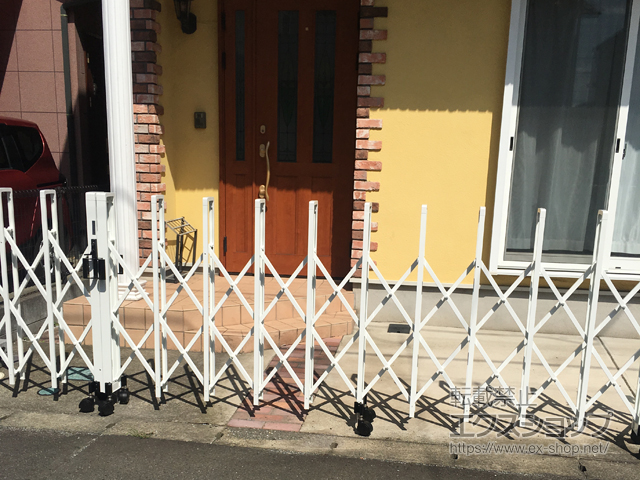 神奈川県座間市ののカーゲート トリップゲート RB型 ノンレール 両開き親子 62WO(13S＋49M) 施工例