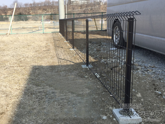 長野県佐久市ののフェンス・柵 イーネットフェンス1F型 自由柱タイプ 施工例