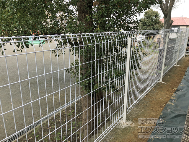 神奈川県横浜市ののフェンス・柵 イーネットフェンス2F型 自由柱 施工例