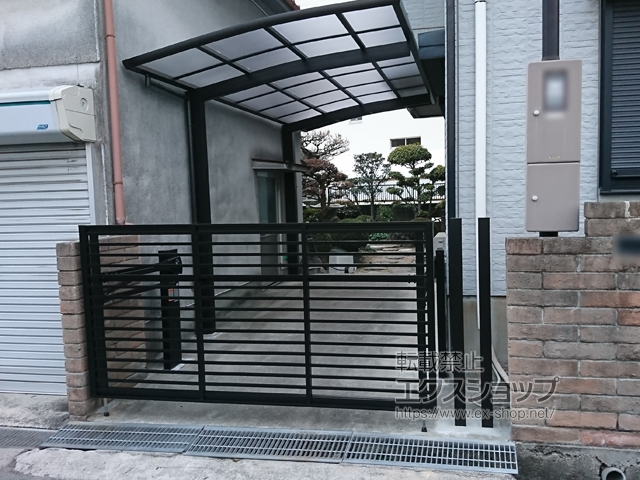 兵庫県尼崎市ののカーゲート 【特注】オーバードアS1型 手動式 施工例