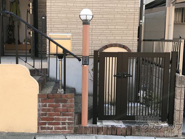 京都府宇治市のの門扉 シンプレオ門扉10型 たて粗格子 両開き親子 門柱使用 施工例