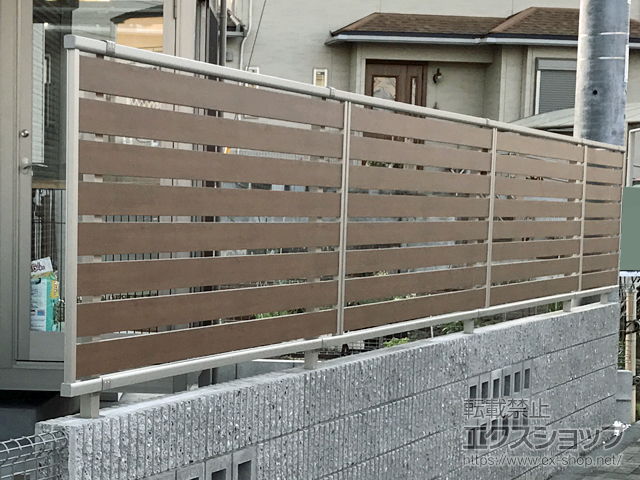 神奈川県茅ヶ崎市ののフェンス・柵 ルシアスフェンスF04型 横板 複合カラー 自由柱施工 施工例