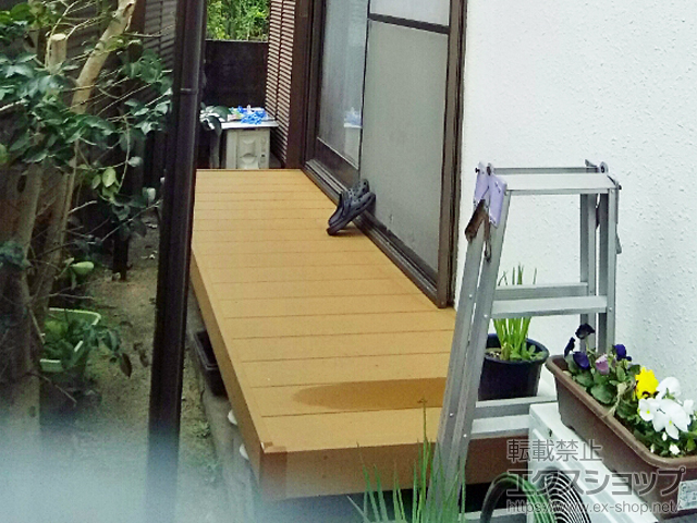 福岡県筑紫野市ののウッドデッキ リウッドデッキ 200 施工例