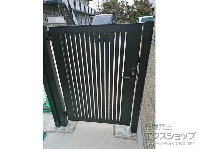 群馬県高崎市ののカーゲート ワイドオーバードアS2型 手動式 施工例