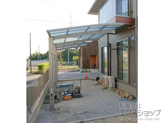 愛媛県新居浜市ののカーポート ネスカR (ラウンドスタイル) 縦連棟 積雪〜20cm対応 施工例