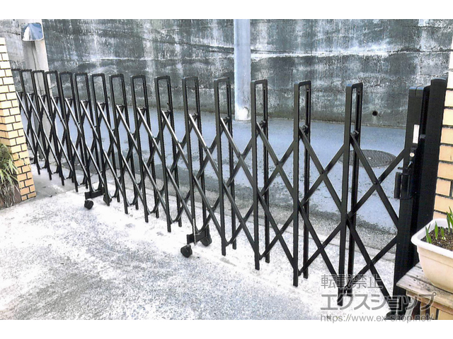 神奈川県横浜市ののカーゲート トリップゲート RB型 ノンレール 片開き 49S 施工例