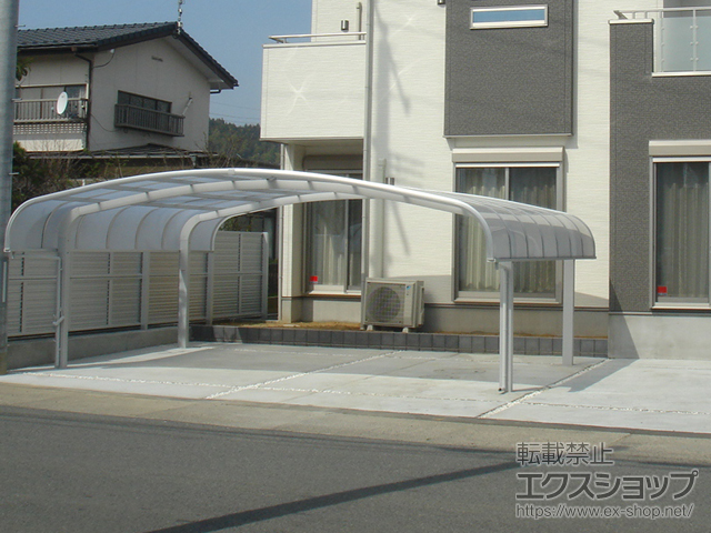 福島県いわき市ののフェンス・柵 ミエーネフェンス 目隠しルーバータイプ 2段支柱 自立建て用（パネル2段） 施工例