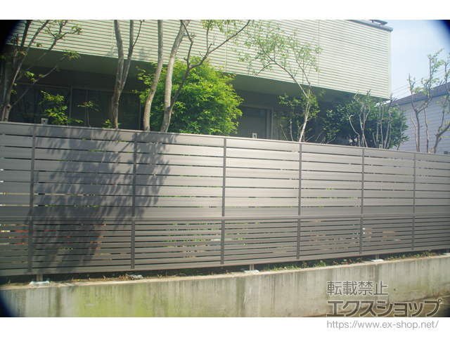 神奈川県鎌倉市ののフェンス・柵 ジオーナフェンス YS型+ジオーナフェンス B3型 アルミ多段柱?（パネル2段） 施工例