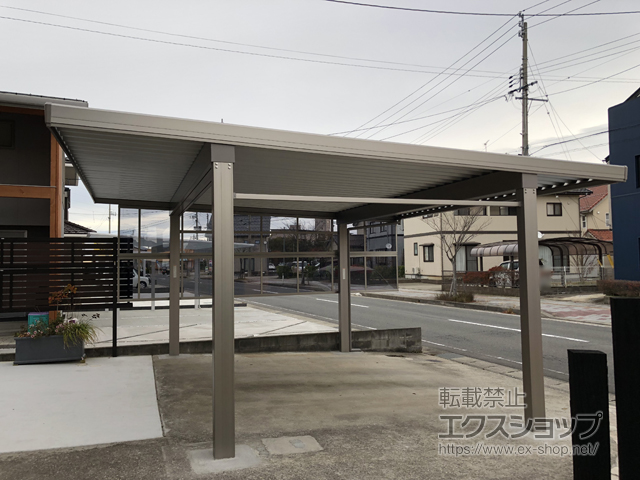 山形県酒田市のLIXIL リクシル（トステム）のカーポート テリオスポートIII 3000 2台用 角柱4本柱 積雪〜100cm対応＋テリオスポートIII サイドパネル 施工例