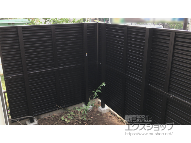 神奈川県横浜市ののフェンス・柵 ミエーネフェンス 目隠しルーバータイプ 2段支柱 自立建て用（パネル2段） 施工例