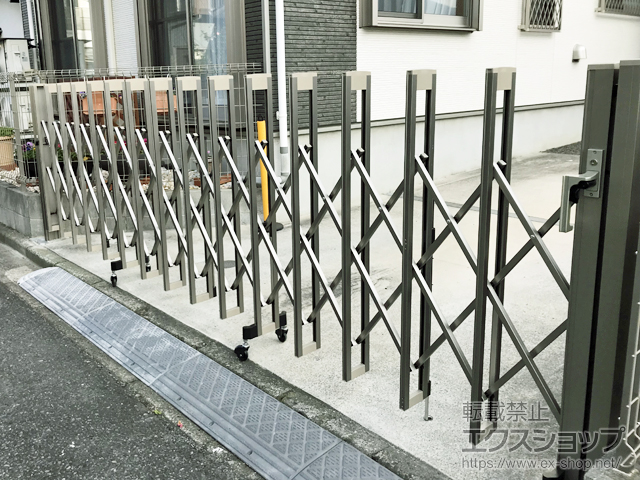 神奈川県相模原市ののカーゲート アルシャインII L型 Aタイプ ノンレール 片開き 480S 施工例