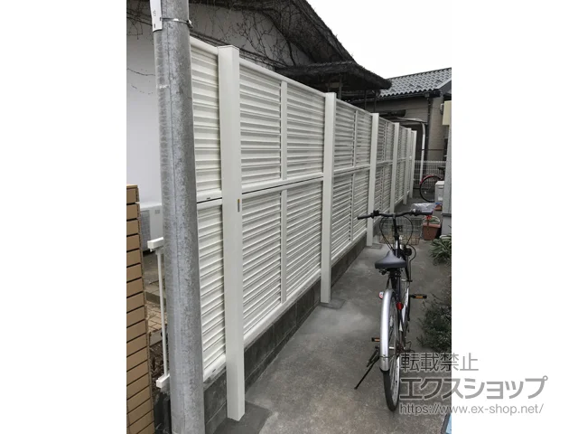 神奈川県茅ヶ崎市ののフェンス・柵・塀 ミエーネフェンス 目隠しルーバータイプ 2段支柱 自立建て用 施工例