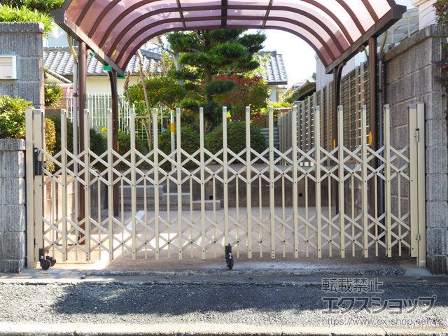 福岡県福津市ののカーゲート トリップゲート ペットガード型 ノンレール 片開き*30S 施工例