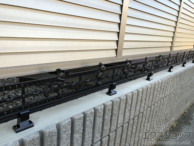 神奈川県茅ヶ崎市ののフェンス・柵 ディズニー ミニフェンス ミッキーC型 自在脚式 施工例