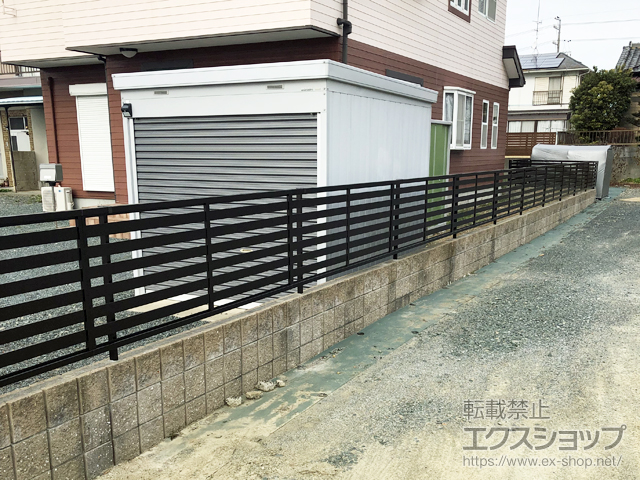 静岡県浜松市ののフェンス・柵 カムフィX5型 横太格子 フリー支柱タイプ 施工例