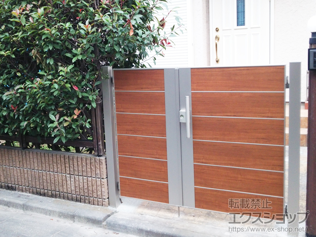 東京都練馬区のの門扉 ルシアス門扉BP02型 横目隠し 両開き親子 複合カラー 門柱使用 施工例