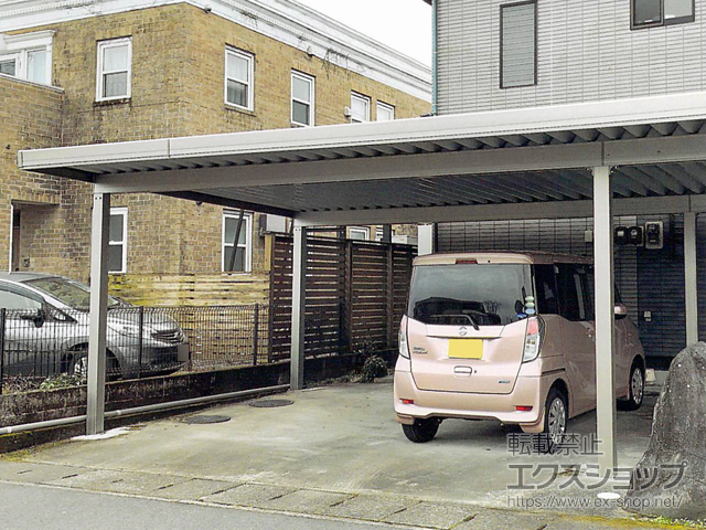 宮崎県都城市のLIXIL リクシル（トステム）のカーポート テリオスポートIII 900 2台用 間口延長 角柱4本柱 積雪〜30cm対応 施工例