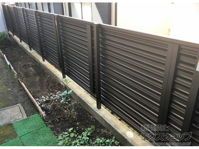 神奈川県横浜市ののフェンス・柵 ミエーネフェンス 目隠しルーバータイプ 自由柱施工 施工例