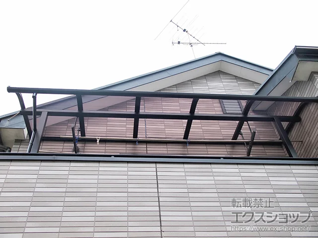 東京都町田市のLIXIL リクシル（トステム）のバルコニー・ベランダ屋根 パワーアルファ RB型 屋根タイプ 単体 積雪～30cm対応 施工例