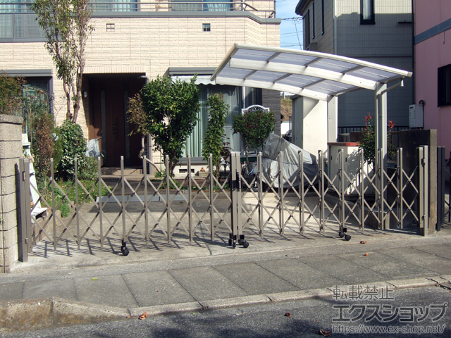 千葉県柏市ののカーゲート トリップゲート RB型 ノンレール 両開き 54W(27S+27M) 施工例