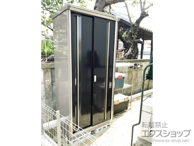 愛知県名古屋市のイナバの物置・収納・屋外倉庫 ナイソーシスター　900×580×1903（KMW-096E-P） KMW-096E-P 施工例