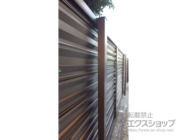 三重県津市ののフェンス・柵 ミエーネフェンス 目隠しルーバータイプ 自由柱施工 施工例