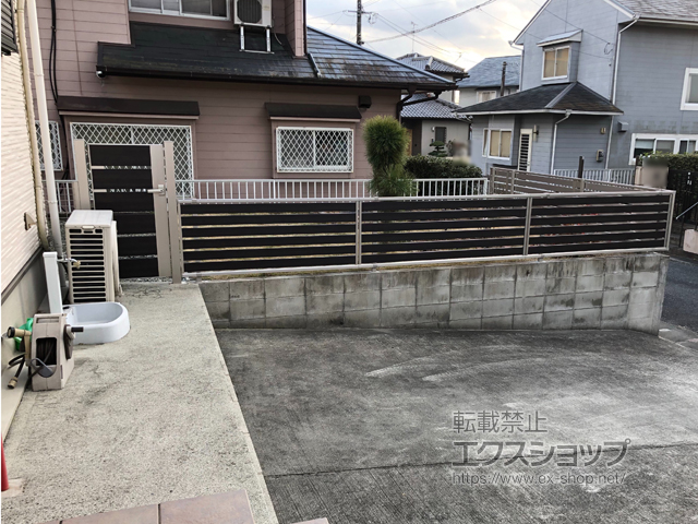 熊本県菊池市のの門扉 ルシアス門扉BW01型 横スリット 片開き 複合カラー 門柱使用 施工例