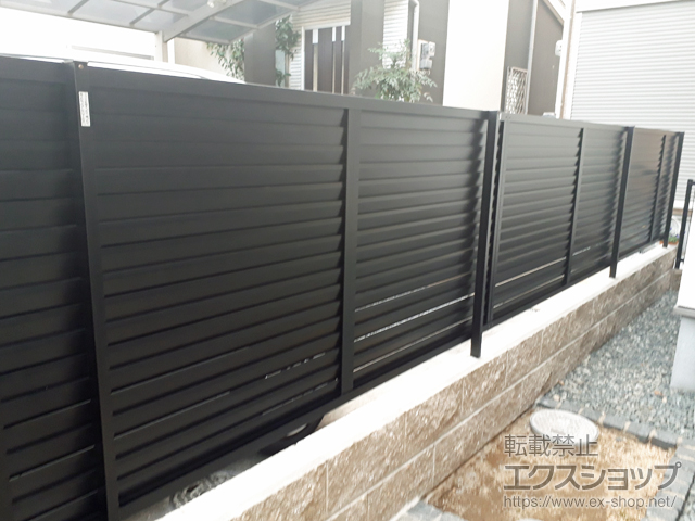 大阪府泉大津市ののフェンス・柵 プレスタフェンス 8型 横ルーバー フリーポールタイプ 施工例