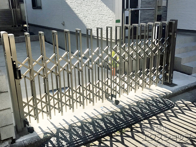 千葉県船橋市ののカーゲート トリップゲート ペットガード型 ノンレール 片開き 30S 施工例