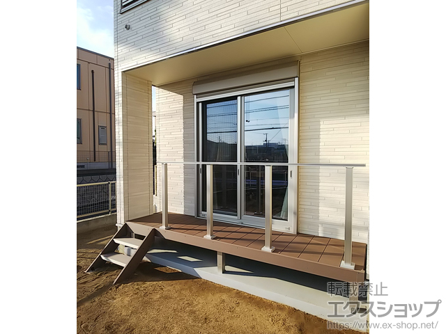 埼玉県比企郡滑川町ののウッドデッキ リウッドデッキ 200＋リウッドステップ5型 Sタイプ(2段)＋ルシアスデッキフェンスB01型 施工例