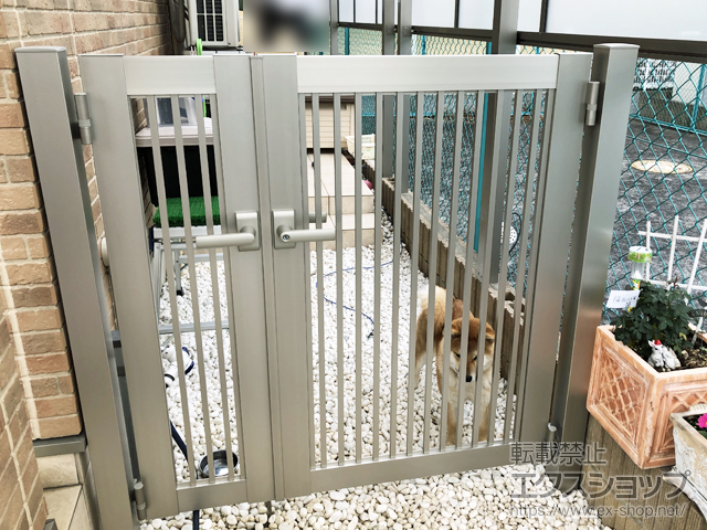 大阪府堺市のの門扉 シンプレオ門扉10型 たて粗格子 両開き親子 門柱使用 施工例