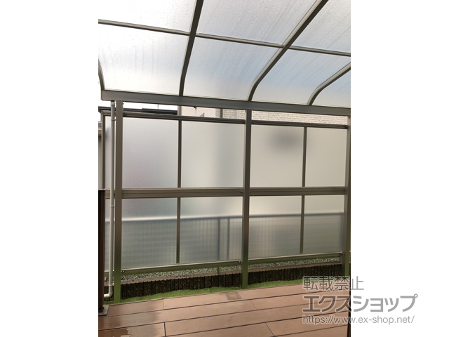 熊本県上益城郡嘉島町ののテラス屋根 ヴェクターテラス R型 テラスタイプ 単体 積雪〜20cm対応＋ヴェクターテラス 吊下げ式固定物干し 標準 2本入×1セット＋ヴェクターテラス 前面パネル 2段 施工例