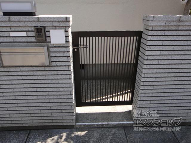 神奈川県茅ヶ崎市のの門扉 プレスタ門扉 2型 細たて桟 片開き 柱使用 施工例