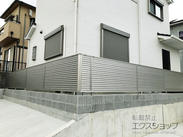 大阪府貝塚市ののフェンス・柵 ミエーネフェンス 目隠しルーバータイプ 自由柱タイプ 施工例