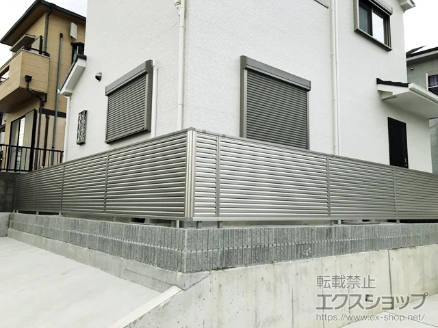 大阪府貝塚市のValue Selectのフェンス・柵・塀 ミエーネフェンス 目隠しルーバータイプ 自由柱タイプ 施工例