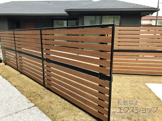 福岡県北九州市ののフェンス・柵 モクアルフェンス 横板タイプ 2段支柱 自立建て用(パネル2段) 施工例