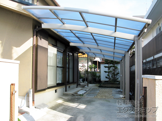 大阪府南河内郡太子町ののカーポート ネスカR (ラウンドスタイル) 縦連棟 積雪〜20cm対応 施工例