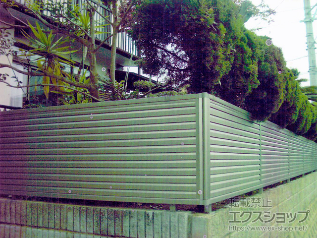 福岡県直方市ののフェンス・柵 ミエーネフェンス 目隠しルーバータイプ 自由柱施工 施工例