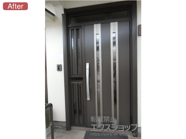 愛媛県松山市のLIXIL リクシル（トステム）の玄関ドア リシェント玄関ドア3 断熱K4仕様 片袖飾り仕様(ランマ付)R M24型 ※タッチキー(キー付リモコン)仕様 施工例