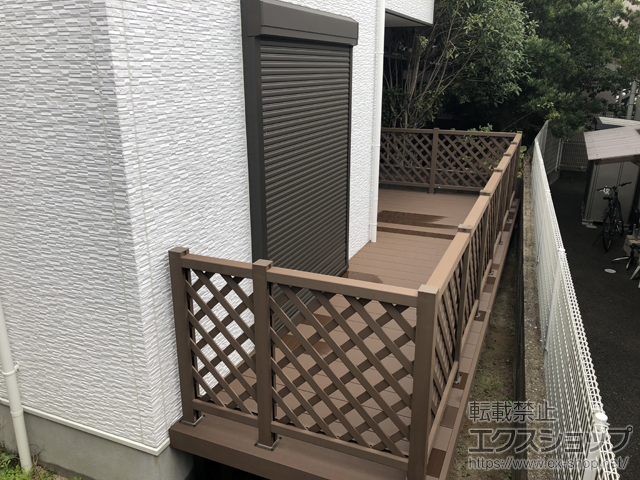 福岡県福岡市ののウッドデッキ リウッドデッキ 200＋リウッドデッキフェンス2型〈ラチス格子〉 施工例