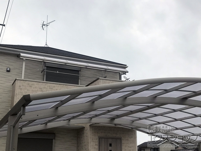 大阪府東大阪市ののバルコニー・ベランダ屋根 ヴェクターテラス R型 屋根タイプ 単体 積雪〜20cm対応 施工例