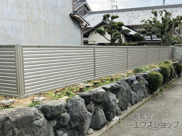 奈良県磯城郡田原本町ののフェンス・柵 ミエーネフェンス 目隠しルーバータイプ 自由柱施工 施工例