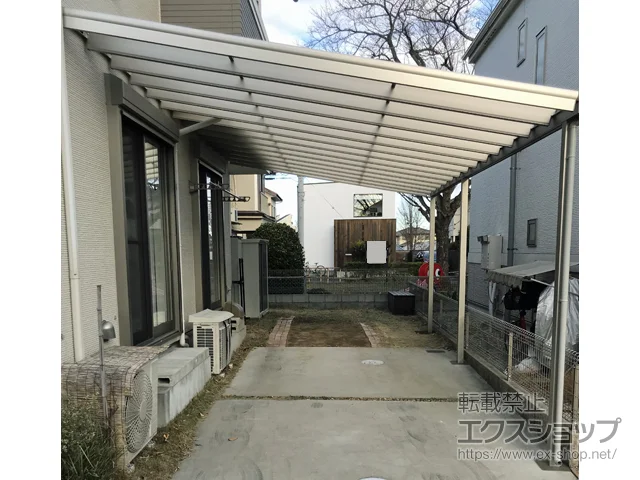 東京都立川市のYKKAPのテラス屋根 ヴェクターテラス F型 ビッグサイズ 連棟 積雪～20cm対応 施工例